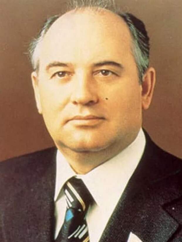 Михаил горбачев – биография, карьера, фото, состояние, семья и дети