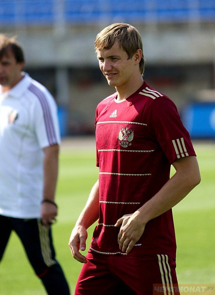 Роман павлюченко: футбольная карьера и личная жизнь