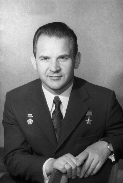 Валерий николаевич кубасов - 40-й космонавт мира