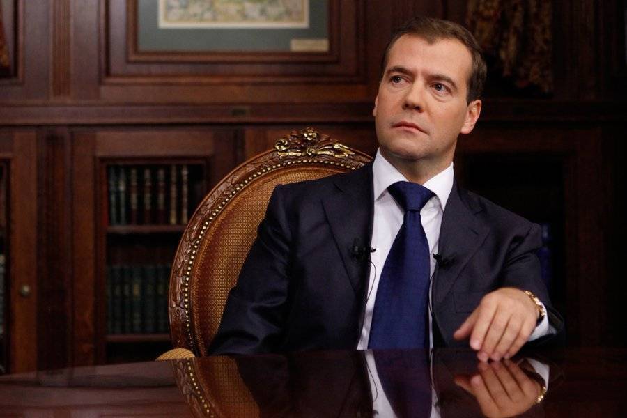 Дмитрий медведев: биография, личная жизнь, семья, жена, дети — фото
