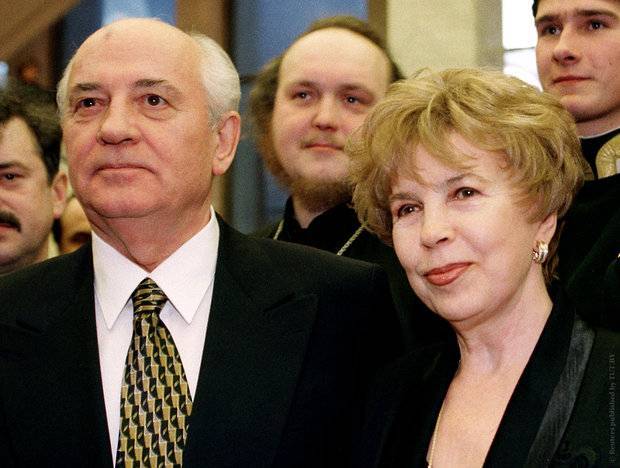 Михаил горбачев: биография, личная жизнь, семья, жена, дети — фото